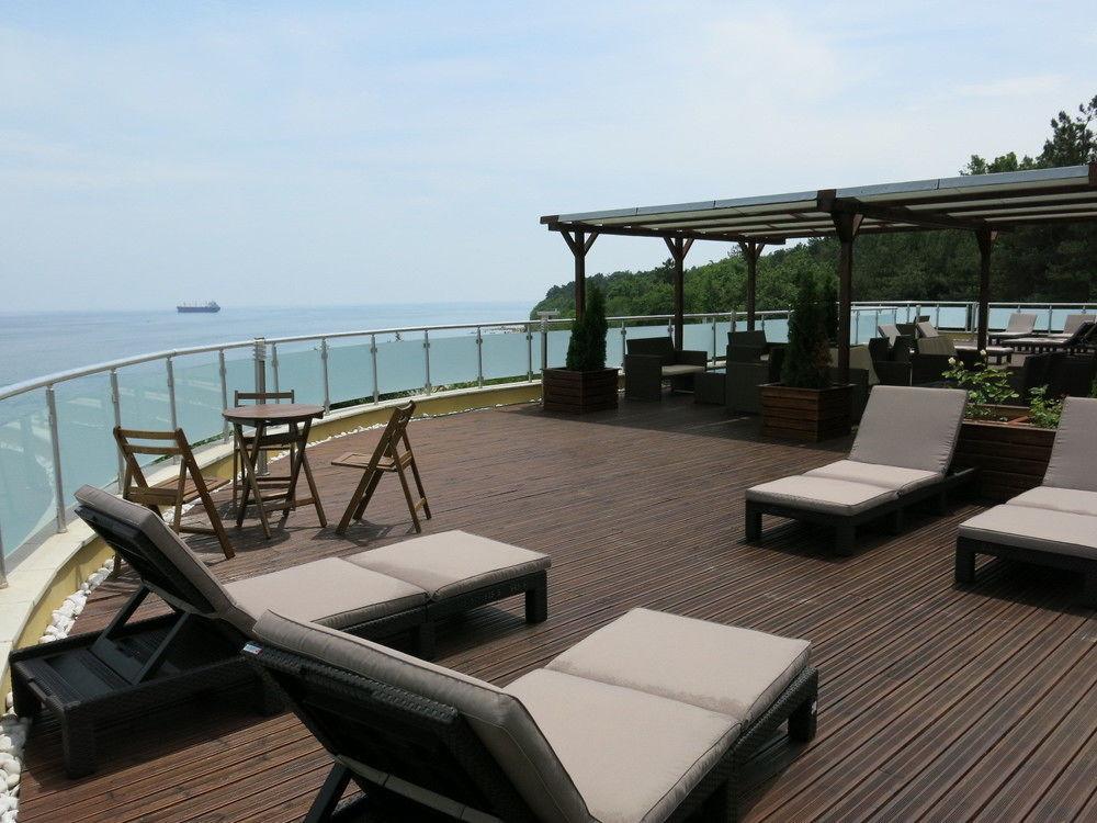 Family Hotel Albizia Beach Varna Eksteriør billede