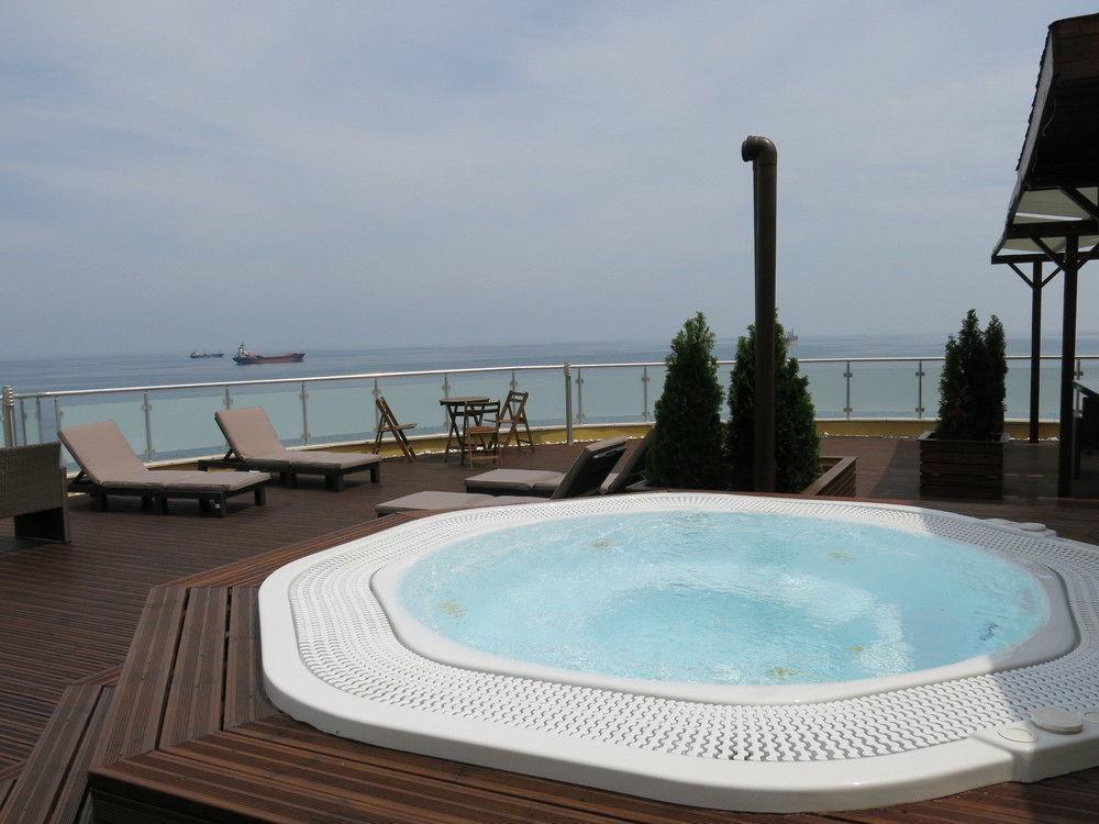 Family Hotel Albizia Beach Varna Eksteriør billede